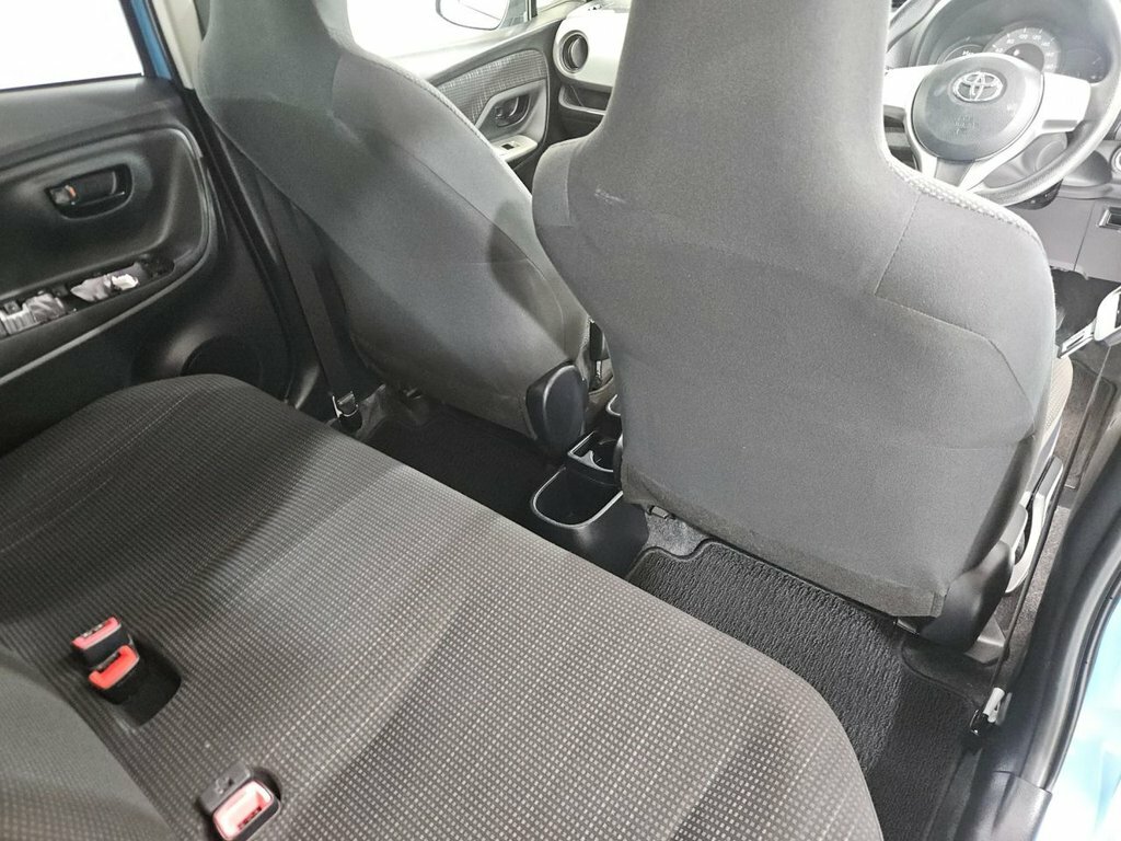 Toyota Vitz Hatchback 201463 Silver #25