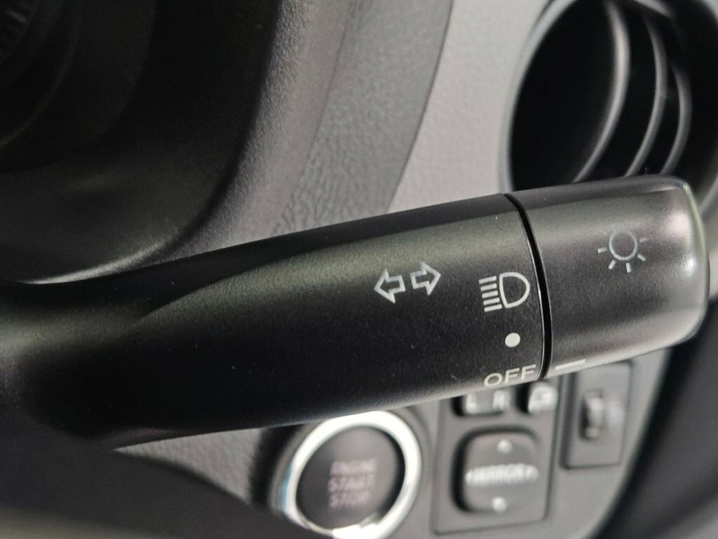 Toyota Vitz Hatchback 201463 Silver #37
