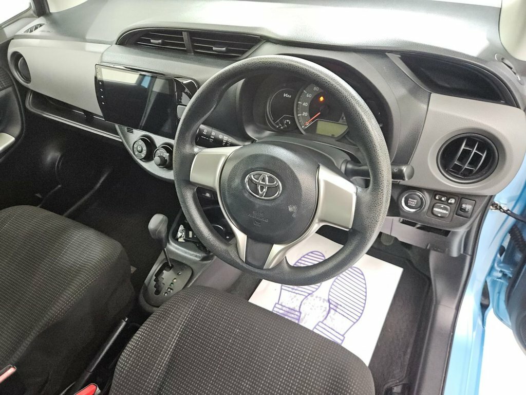 Toyota Vitz Hatchback 201463 Silver #15