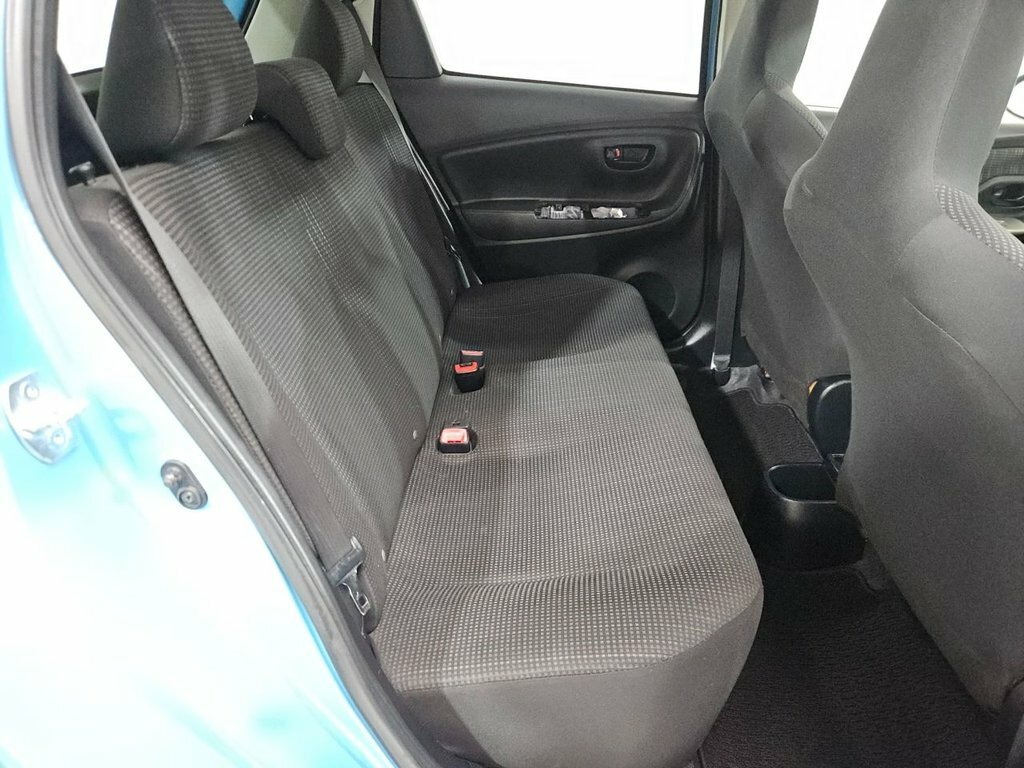Toyota Vitz Hatchback 201463 Silver #21