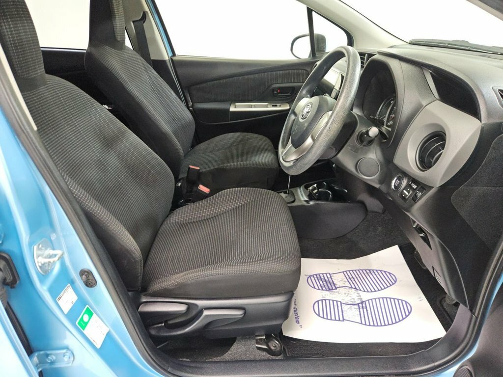 Toyota Vitz Hatchback 201463 Silver #16