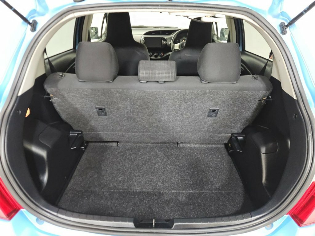 Toyota Vitz Hatchback 201463 Silver #12