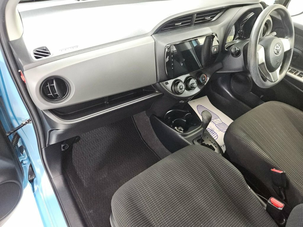 Toyota Vitz Hatchback 201463 Silver #18