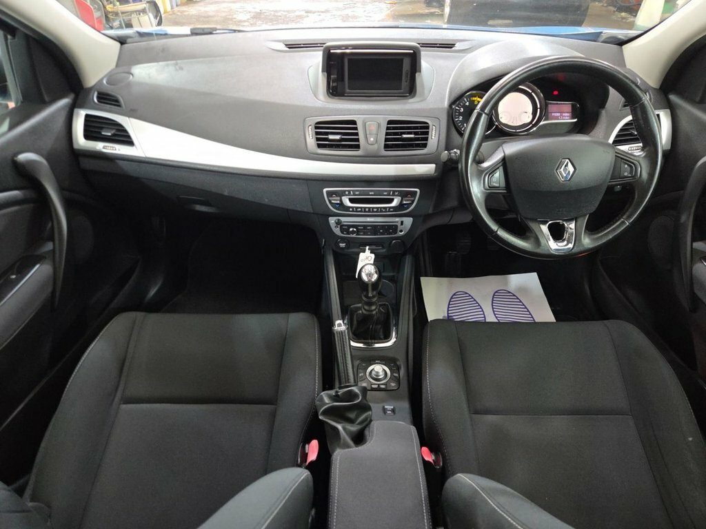 Renault Megane 1.5 Dci Dynamique Tomtom Energy White #18