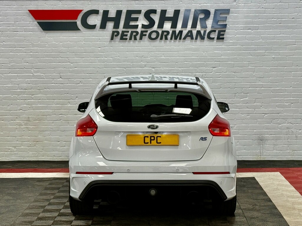 Ford Focus Hatchback 2.3 T Ecoboost Rs 2016 White #5