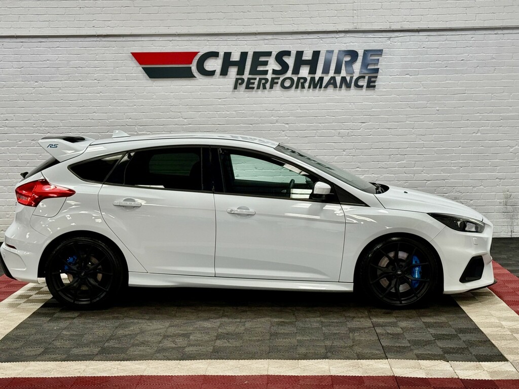 Ford Focus Hatchback 2.3 T Ecoboost Rs 2016 White #3