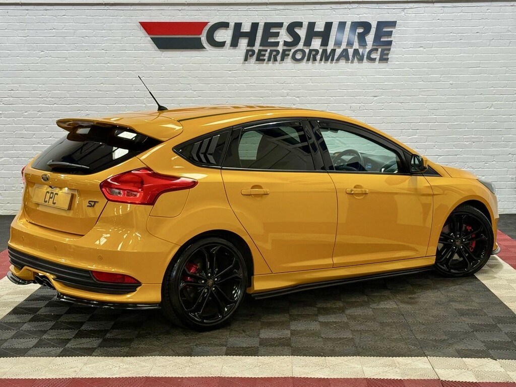 Ford Focus Hatchback 2.0 T Ecoboost St-3 - Style Kitblac AJ16YFK Orange #4