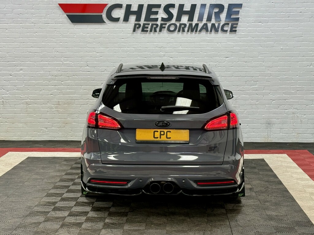 Ford Focus Estate 2.0 T Ecoboost St-3 2016 Grey #5