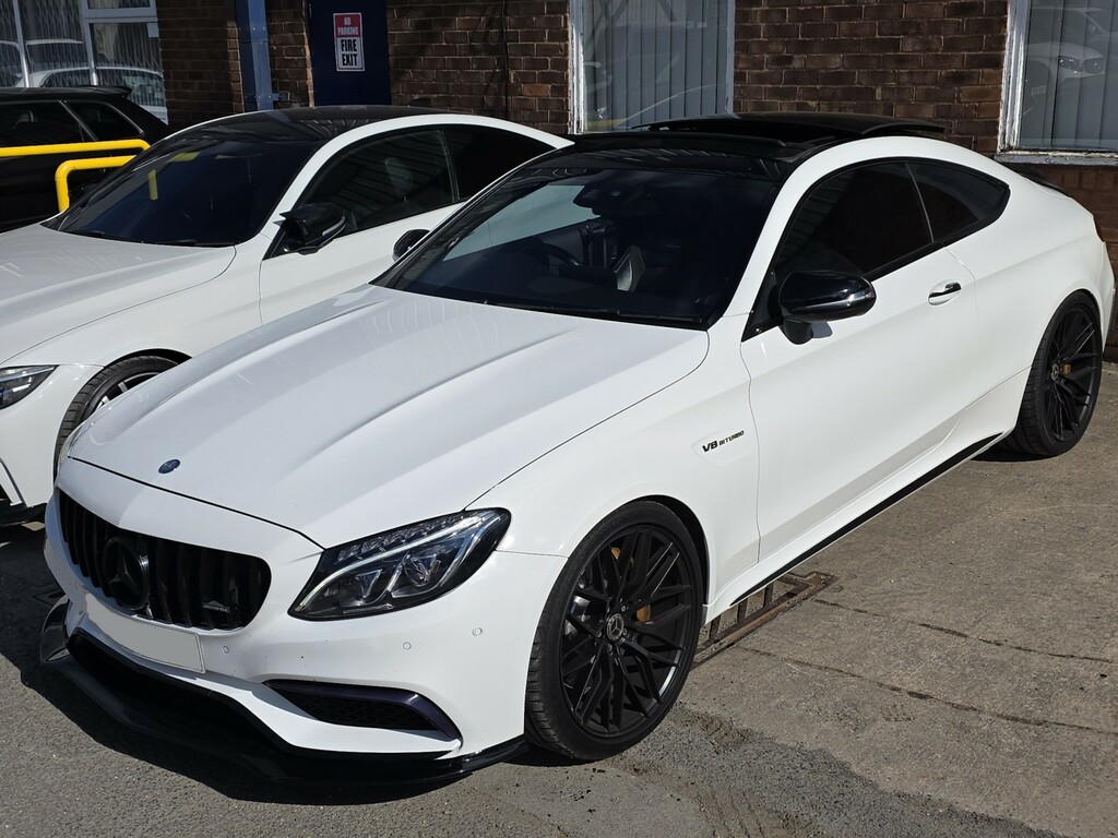 Mercedes-Benz C Class 4.0 C63 V8 Biturbo Amg White