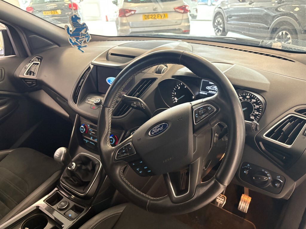 Ford Kuga 1.5 L St-line Tdci #5