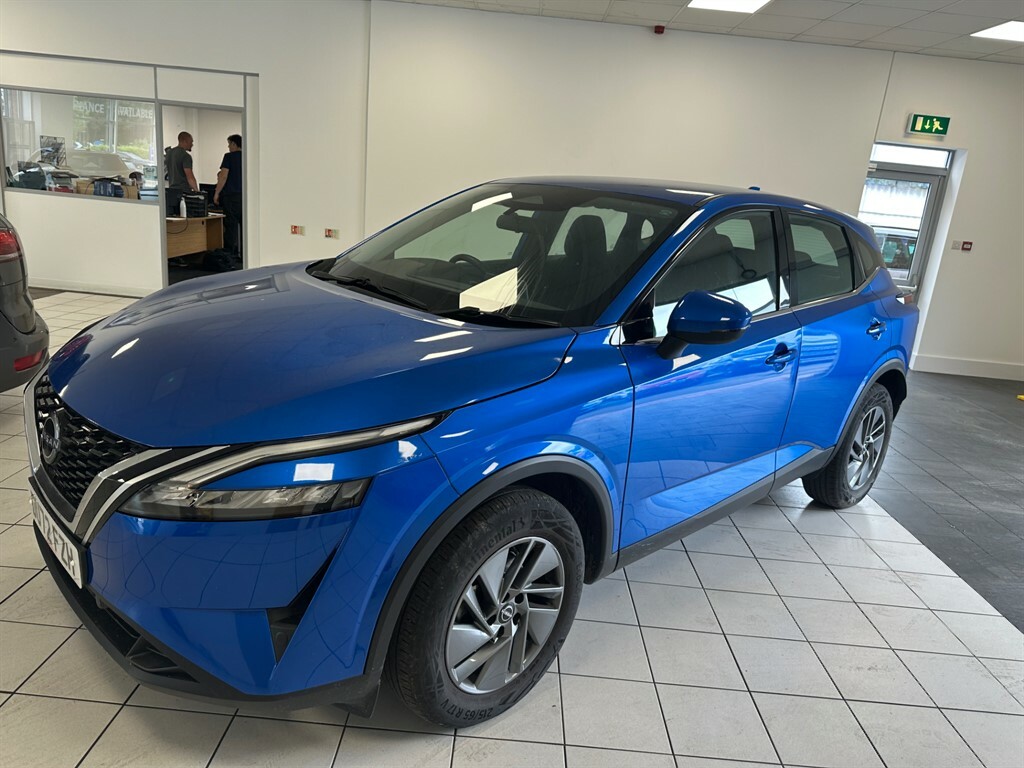 Nissan Qashqai 1.3 L Dig-t Acenta Premium  #2