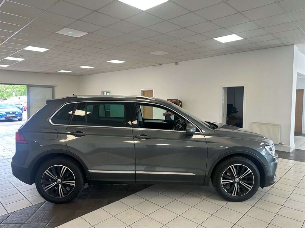 Volkswagen Tiguan 2.0 L Se Nav Tdi Bmt FP18ZXB  #4
