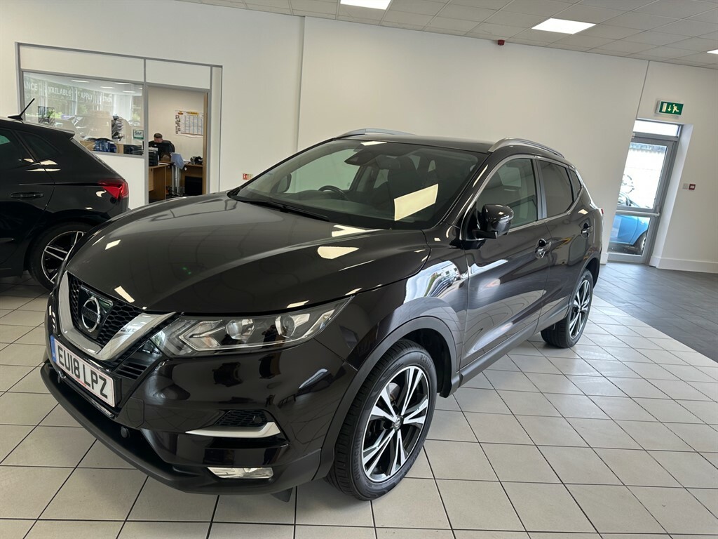 Nissan Qashqai 1.2 L N-connecta Dig-t