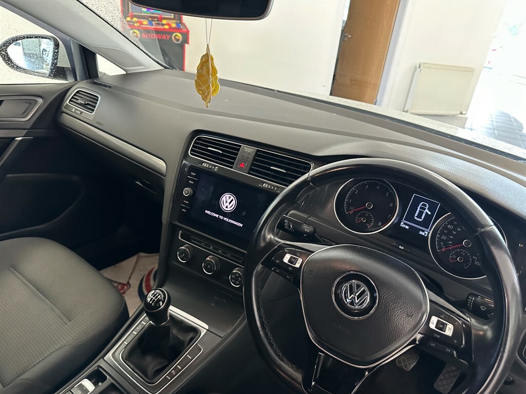 Volkswagen Golf 1.5 L Se Tsi Evo MJ68UCL #4