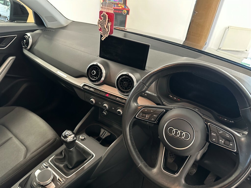 Audi Q2 1.0 L Tfsi Sport DE21SJU Black #5