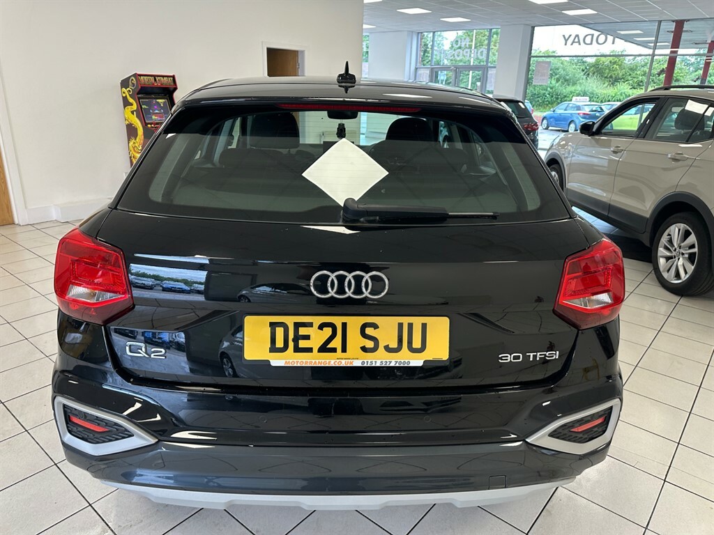 Audi Q2 1.0 L Tfsi Sport DE21SJU Black #4