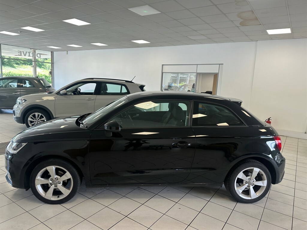 Audi A1 1.0 L Tfsi Sport FT17FPY #2
