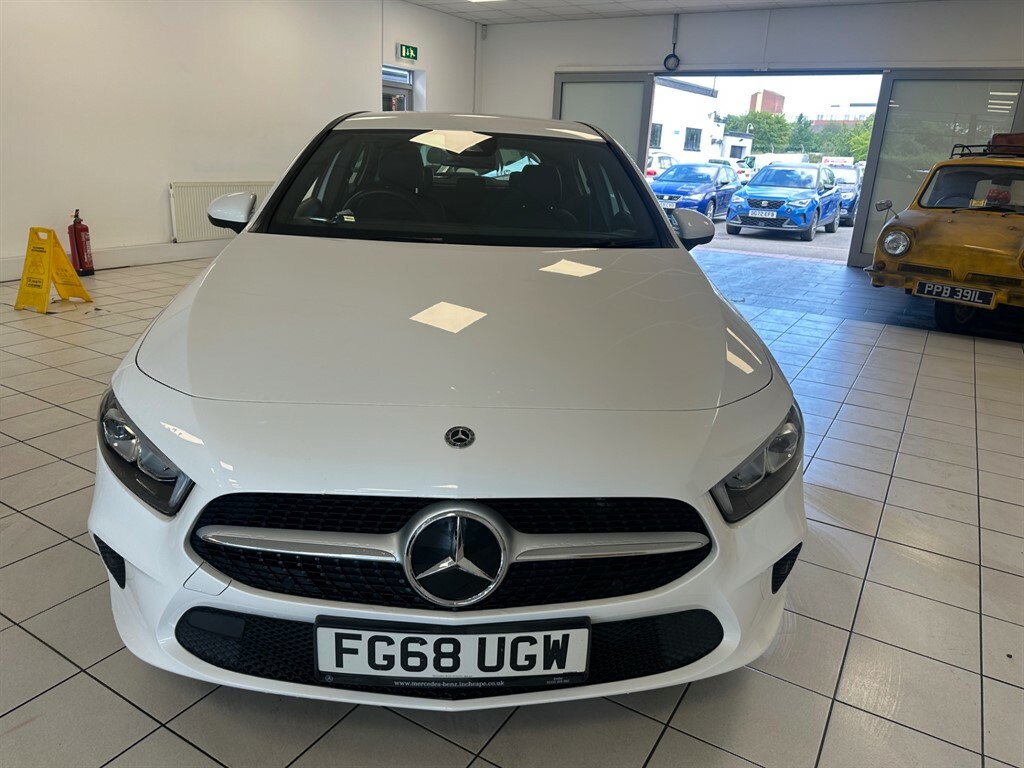 Mercedes-Benz A Class 1.5 L A 180 D Sport Executive FG68UGW  #2
