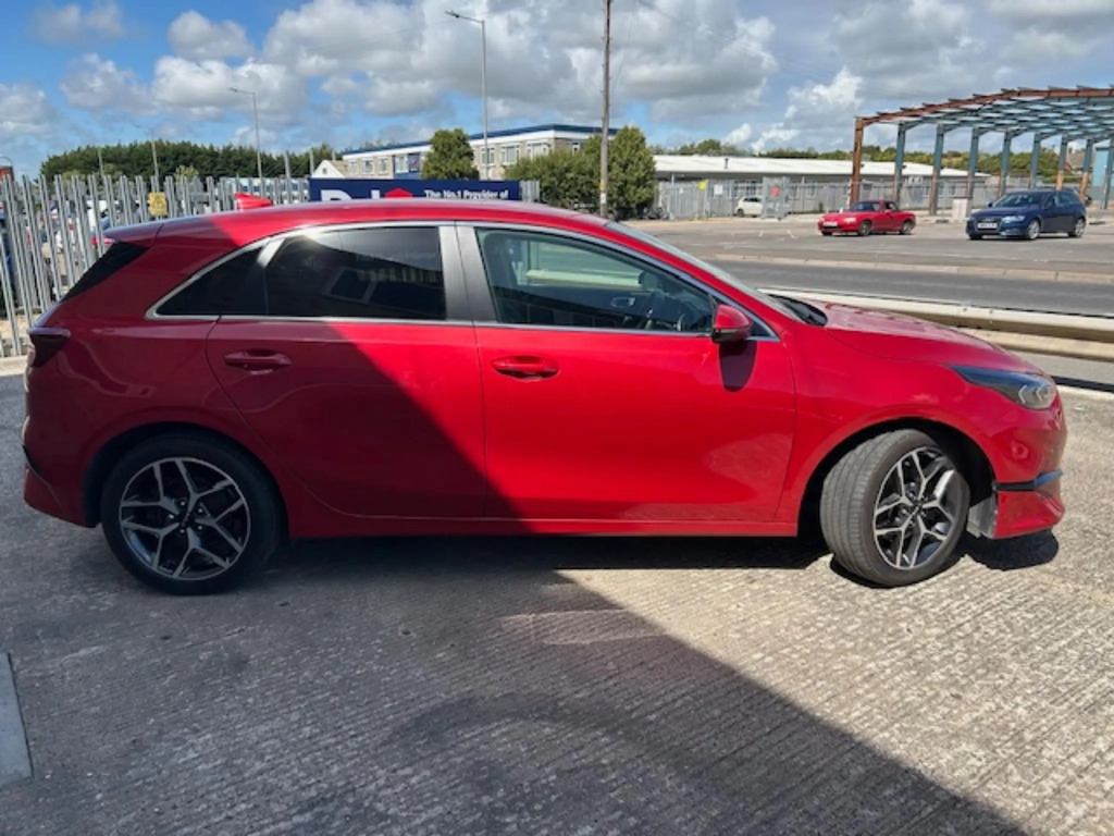 Kia Ceed 1.5 T-gdi 3 Hatchback Euro 6 S WJ74EPA Red #2