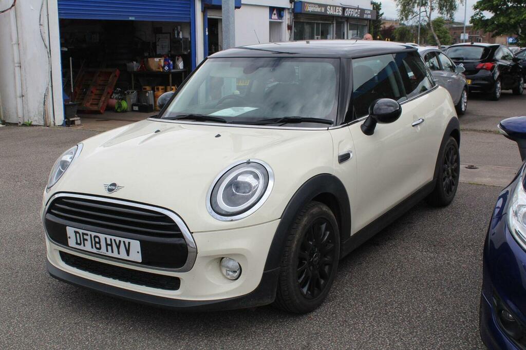 Mini Hatch Hatchback 1.5 Cooper Euro 6 Ss 201818 White