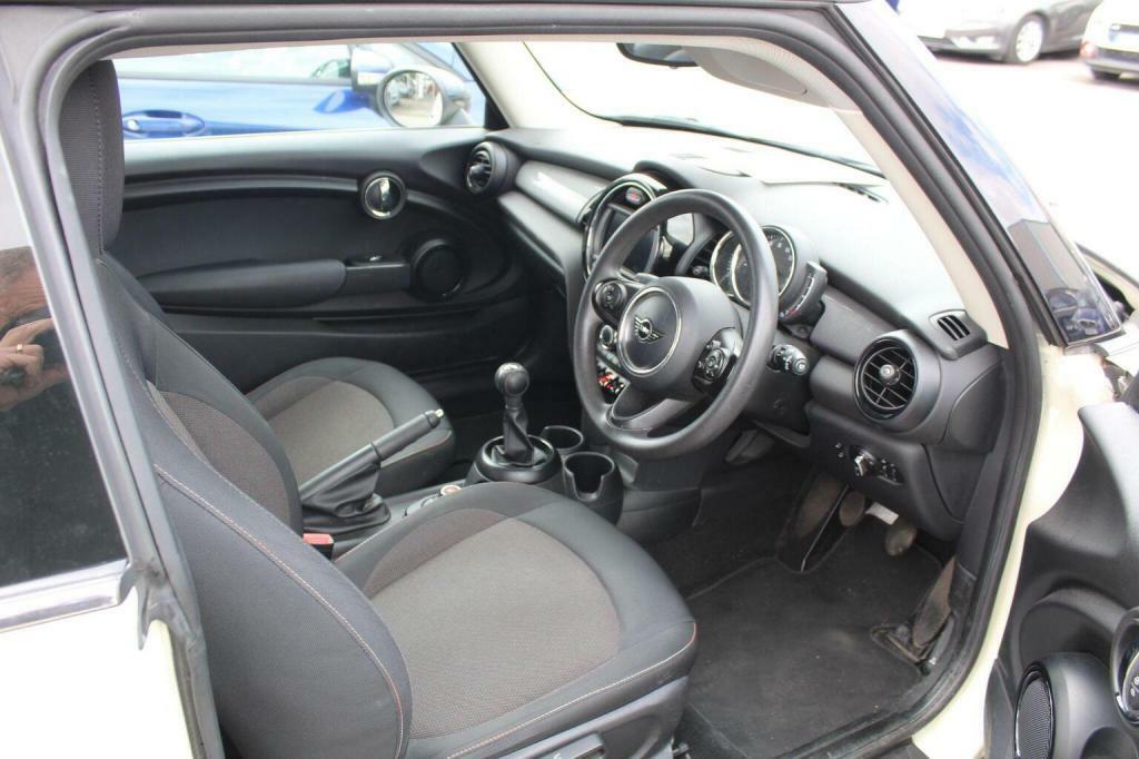 Mini Hatch Hatchback 1.5 Cooper Euro 6 Ss 201818 DF18HYV White #4
