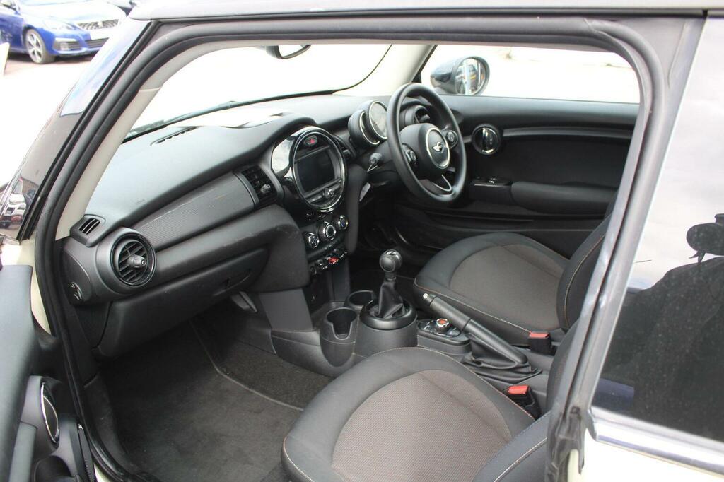 Mini Hatch Hatchback 1.5 Cooper Euro 6 Ss 201818 DF18HYV White #3