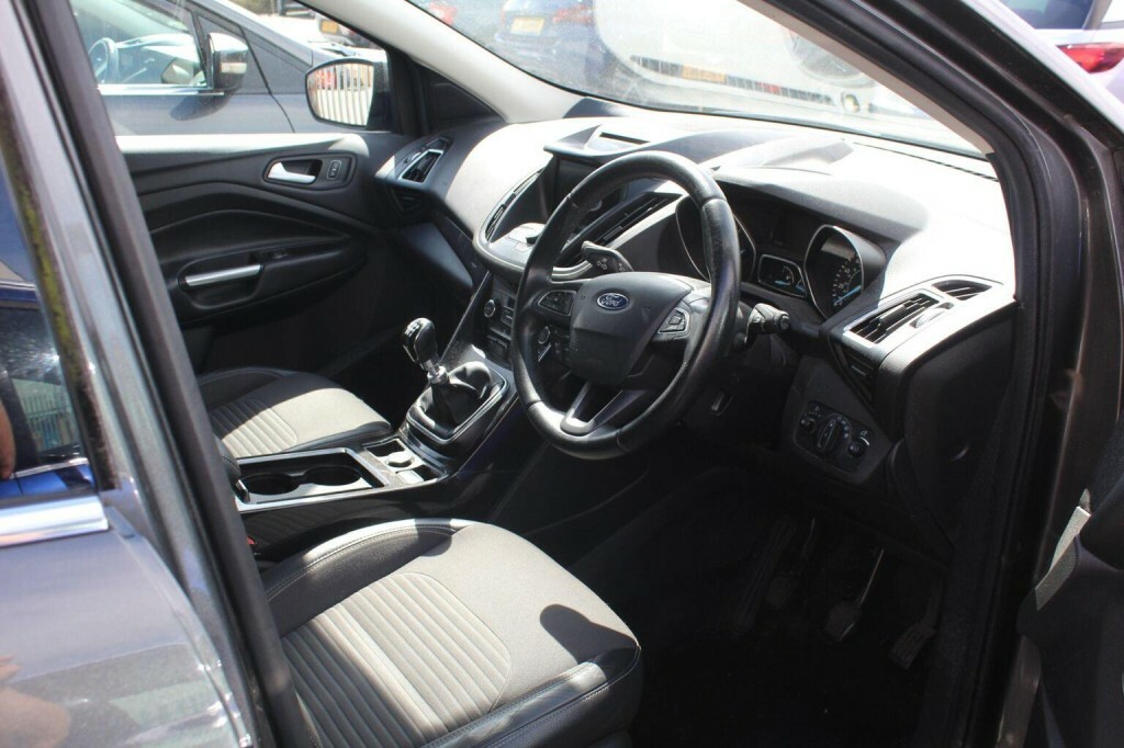 Ford Kuga Suv 2.0 Tdci Titanium Awd Euro 6 Ss 20171 YY17WUP Grey #3