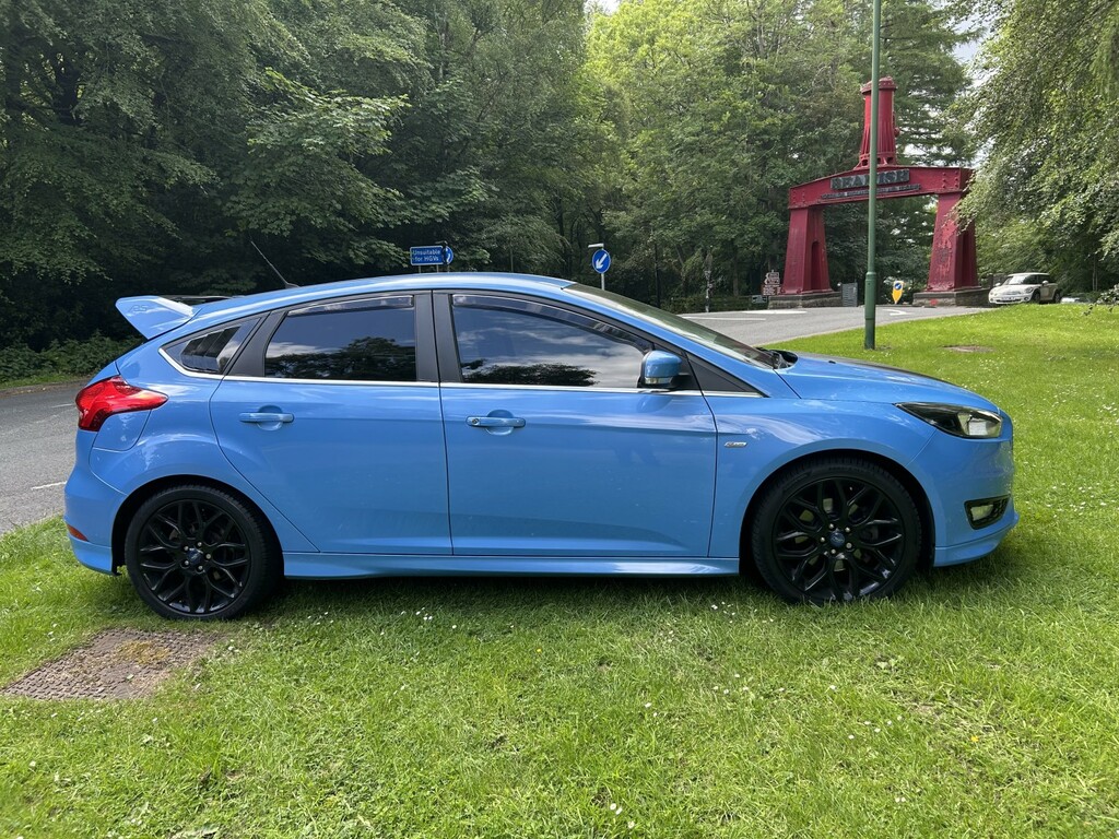 Ford Focus 1.5 T Ecoboost Zetec S Blue
