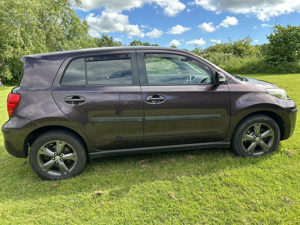 Toyota Urban Cruiser 1.4 D-4d Purple