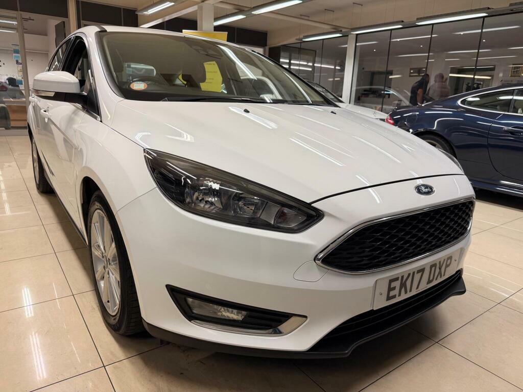 Ford Focus 1.0T Ecoboost Titanium Euro 6 S S White