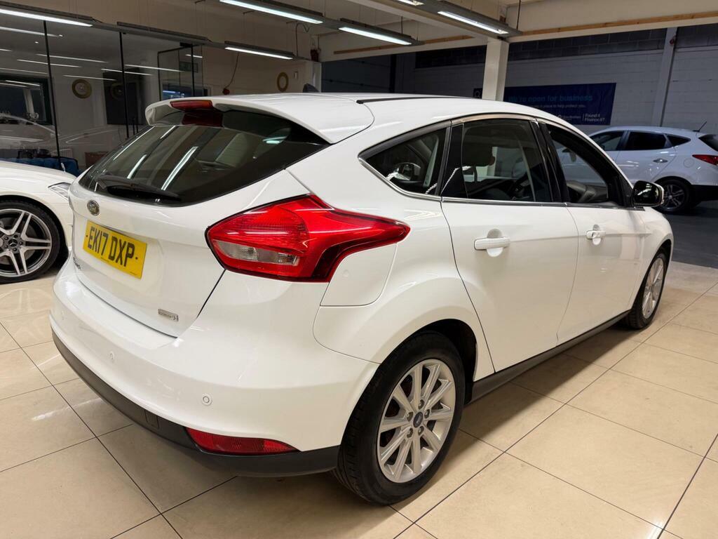 Ford Focus 1.0T Ecoboost Titanium Euro 6 S S White #6