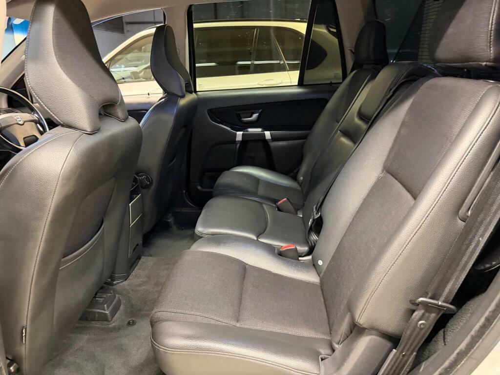 Volvo XC90 2.4 D5 Executive Geartronic 4X4 Silver #17