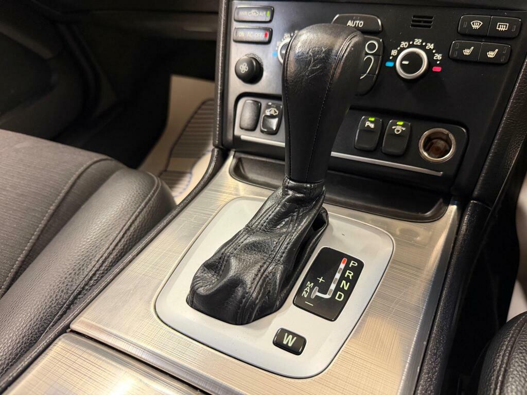 Volvo XC90 2.4 D5 Executive Geartronic 4X4 Silver #19