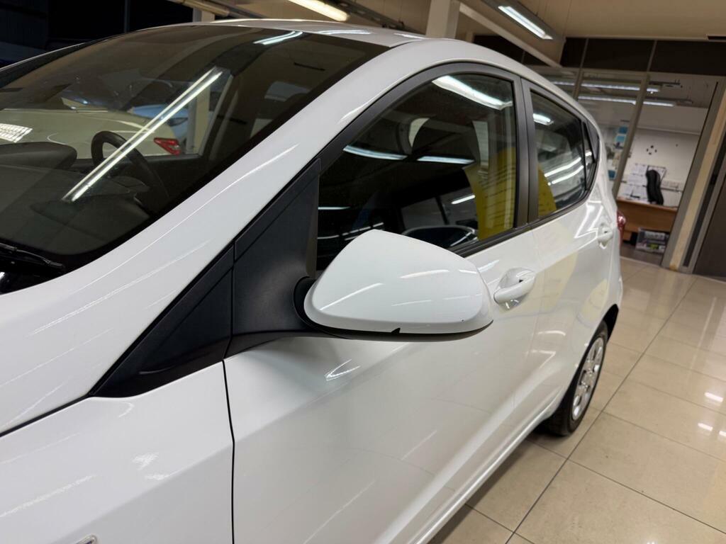 Hyundai I10  White #9