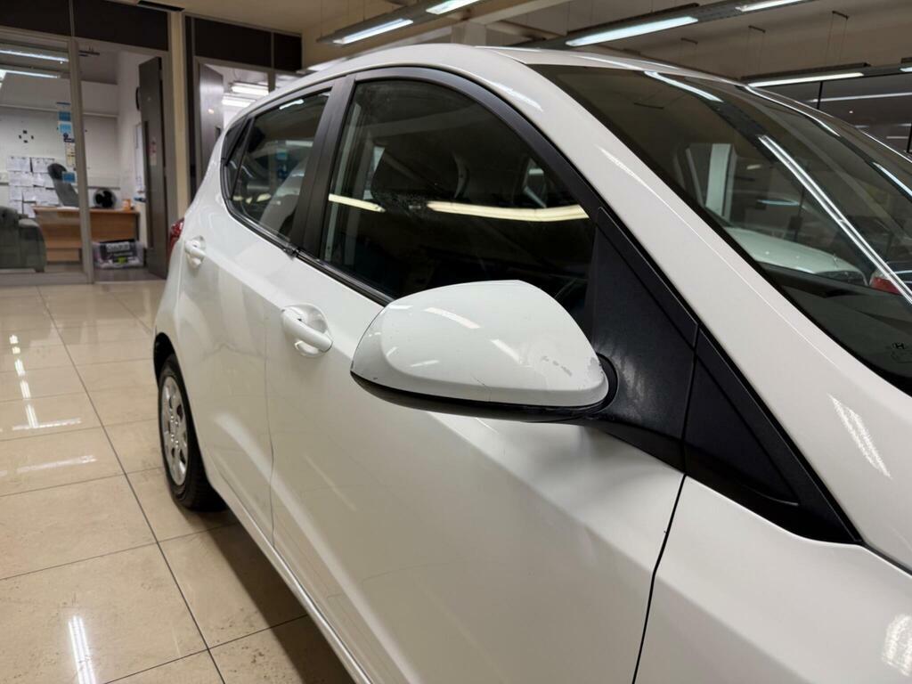 Hyundai I10  White #8