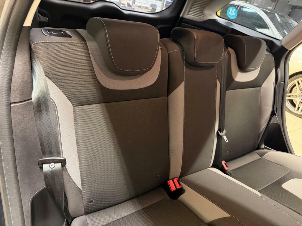 Ford Focus Titanium Silver #18