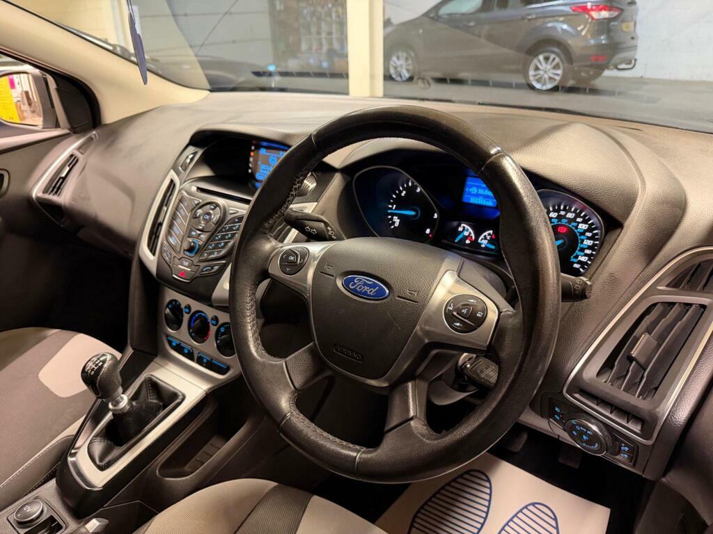 Ford Focus Titanium Silver #15