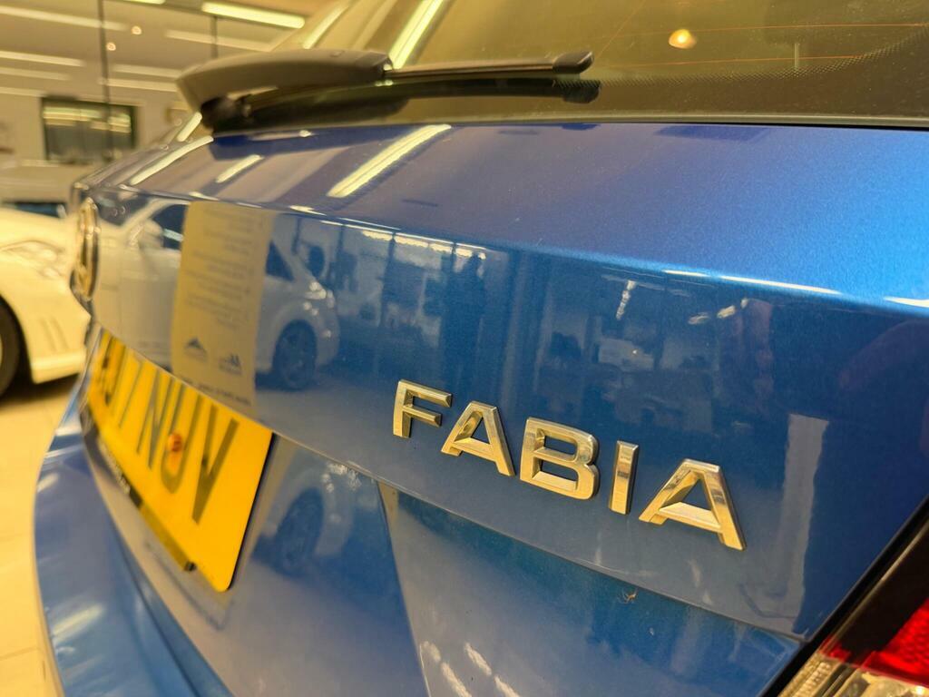 Skoda Fabia 1.0 Mpi Se White #9