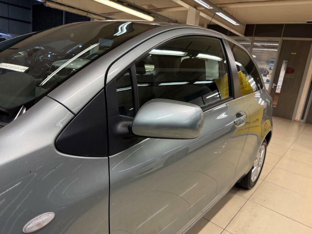 Toyota Yaris Hatchback Grey #9