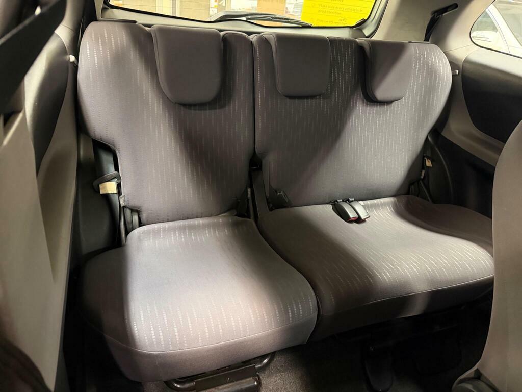 Toyota Yaris Hatchback Grey #12