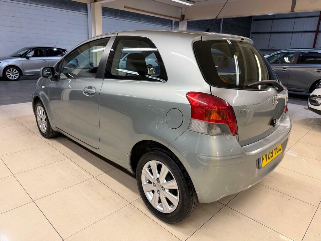 Toyota Yaris 1.33 Dual Vvt-i Tr Euro 4 S S Silver #3