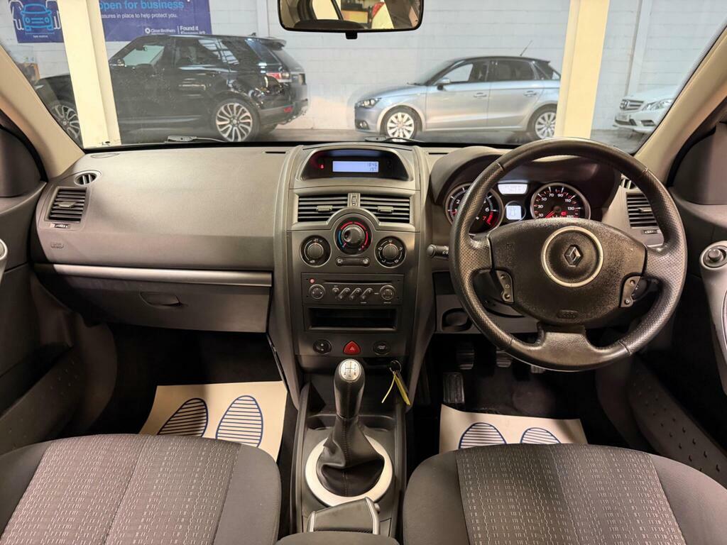 Renault Megane Dynamique Vvt 2-Door Silver #19