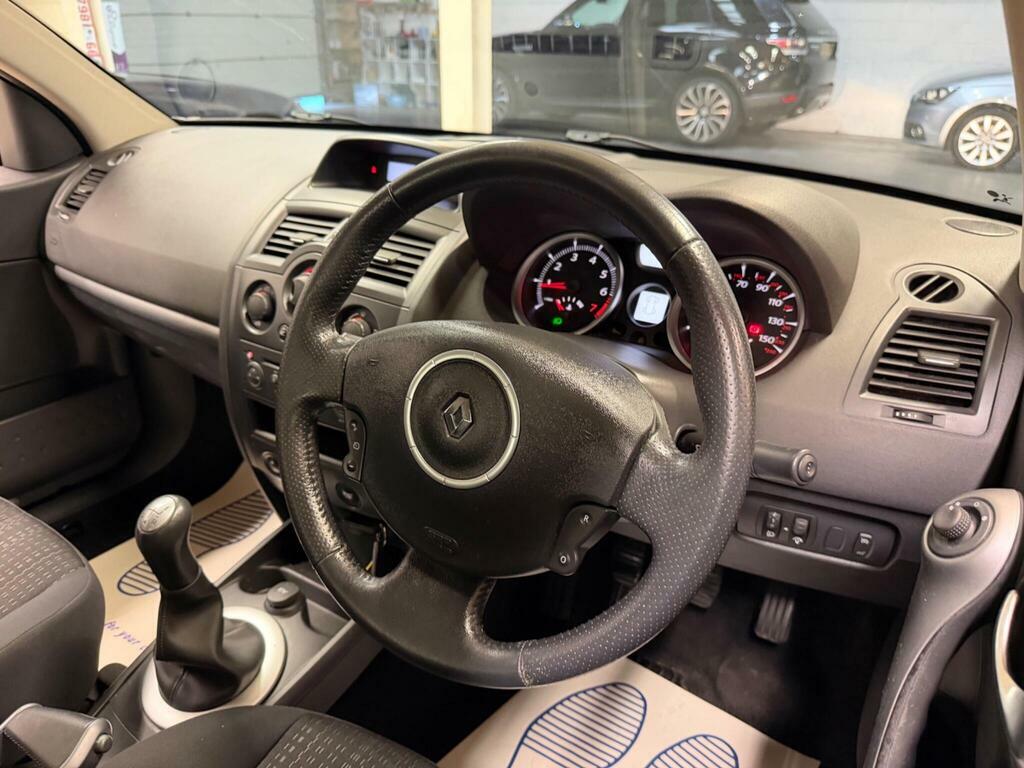 Renault Megane Dynamique Vvt 2-Door Silver #12