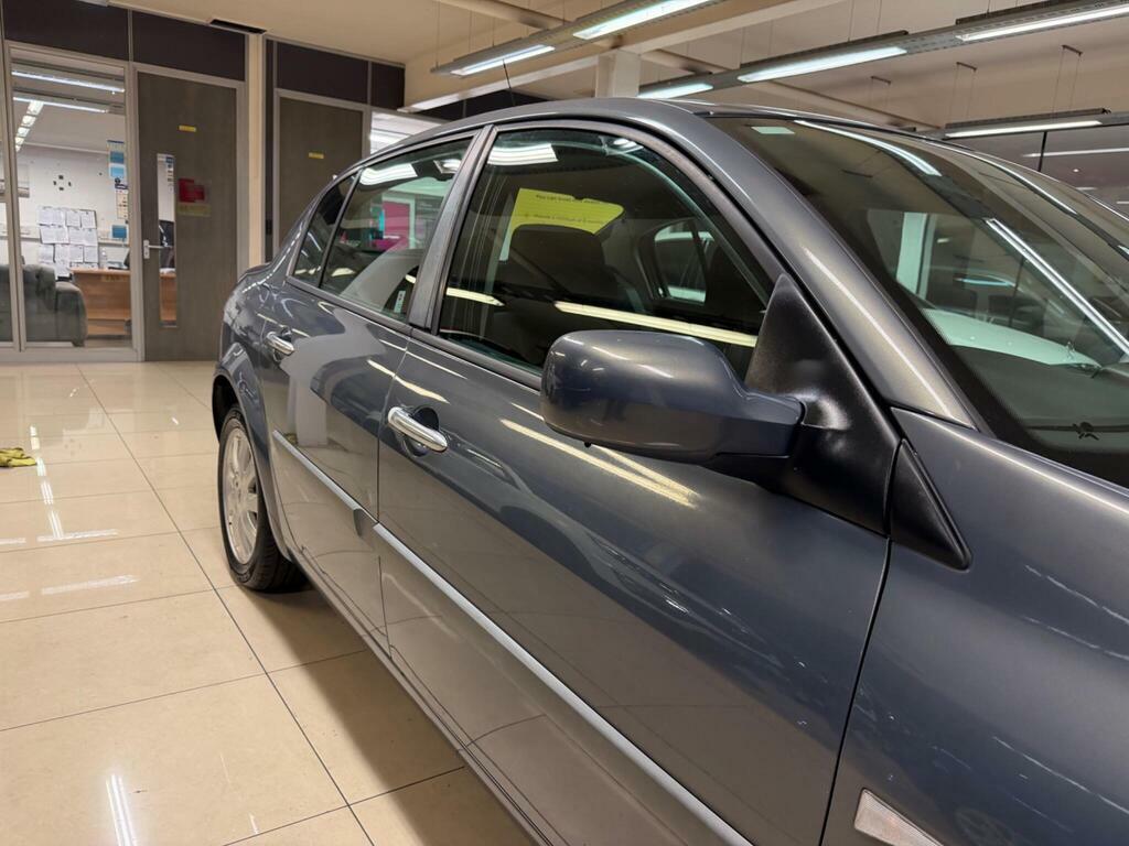 Renault Megane Dynamique Vvt 2-Door Silver #9