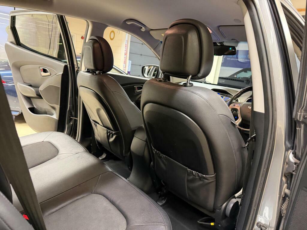 Hyundai Ix35 2.0 Crdi Premium 134 Bhp White #17