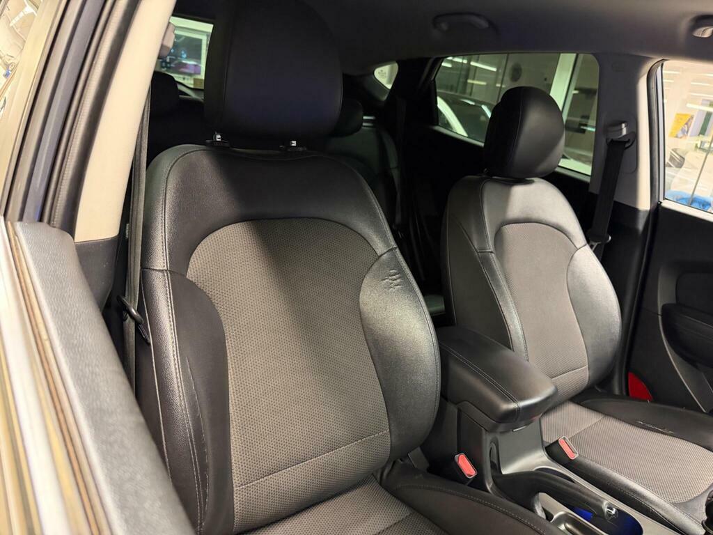 Hyundai Ix35 2.0 Crdi Premium 134 Bhp White #15
