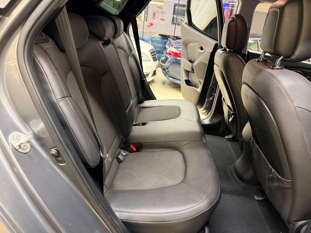 Hyundai Ix35 2.0 Crdi Premium 134 Bhp White #18