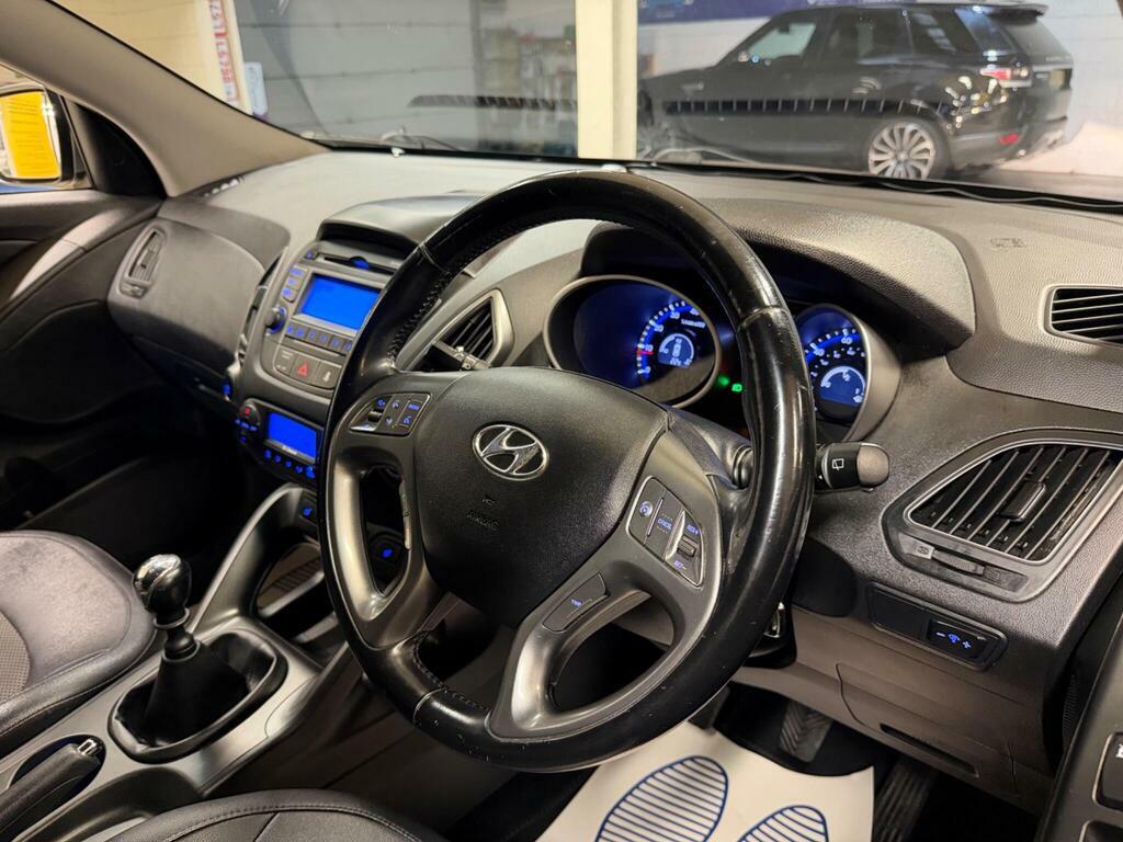 Hyundai Ix35 2.0 Crdi Premium 134 Bhp White #16