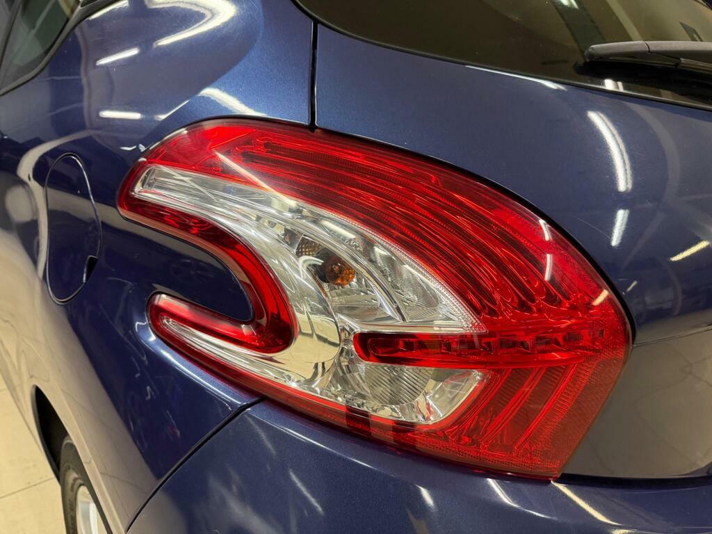Peugeot 208 208 Active Blue #11