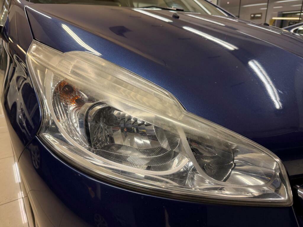 Peugeot 208 208 Active Blue #9